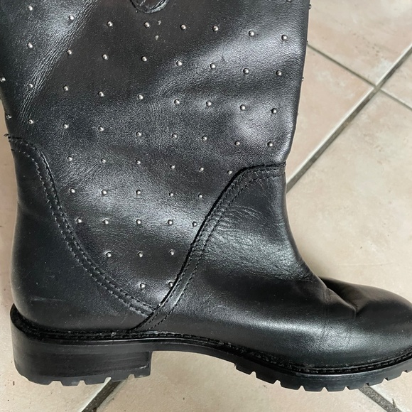 Boots - Picture 6 of 9